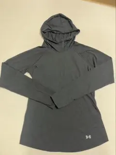 Under Armour フード付き長袖Tシャツ　レディースM ブラック