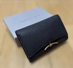 CHARLES & KEITH三つ折り財布 ブラックのサムネイル