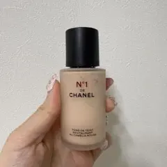 CHANEL N°1 de Chanel リキッドファンデーション B10のサムネイル