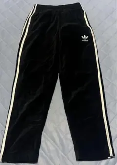 激レア　新品未使用　アディダスオリジナルス　ベルベット ベロアパンツ 黒　XS
