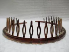 プラスチック製コームカチューシャ　クリア系ブラウン　A