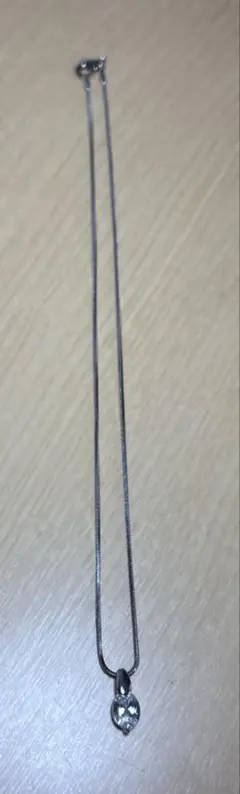 一粒ダイヤ風　シルバーネックレス　美品！