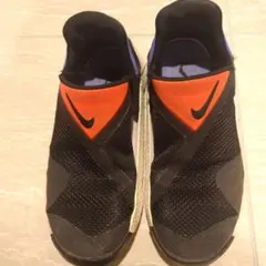 NIKE スニーカー ブラック オレンジ パープル　ゴーフライイーズのサムネイル
