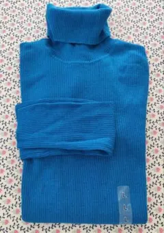 【ユニクロ　リブタートルセーター】