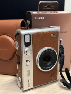 FUJIFILM instax mini Evoブラウン 本体ケース/フィルム付