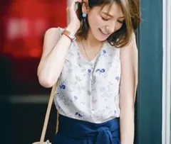 新品タグ付き♡JUSGLITTY ブラウス&スカートセットアップ - メルカリ
