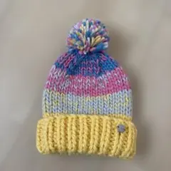 カラフルポンポン付きニット帽