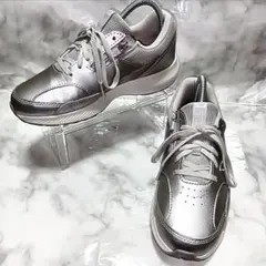 美品◆ニューバランス◆ウォーキングシューズ◆幅広2E◆サイドジップ◆シルバーのサムネイル