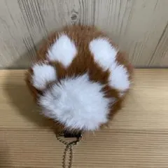肉球キーホルダー　猫モコモコ　ふわふわニャンコの手