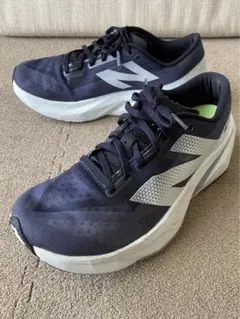 New Balance FuelCell Rebel v4 27cm