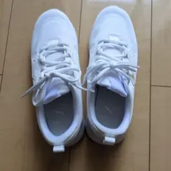 PUMAソフトライド ホワイト スニーカー23.5cm