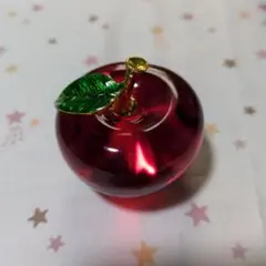 ガラス製赤いリンゴ置物