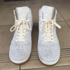 NIKE AIR FORCE 1 FLYKNIT MID