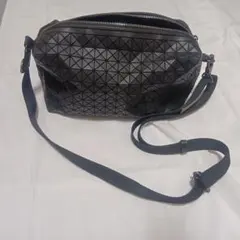 BAO BAO ISSEY MIYAKE ショルダーバッグ サドルバッグのサムネイル