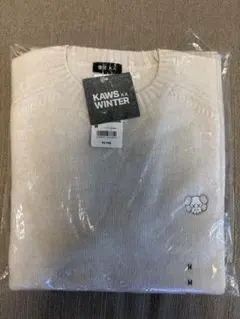 ユニクロ　kaws ラムクルーネックセーター