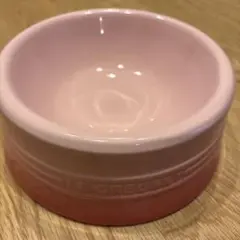【送料込み】 LE CREUSET ペット用フードボール ピンクMのサムネイル
