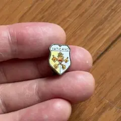骨董　VATICANO ピンバッジ 紋章