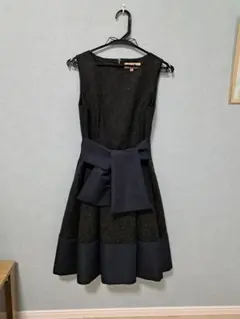 petirobeのパーティードレス