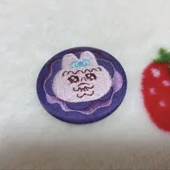 刺繍缶バッジ　おぱんちゅうさぎ
