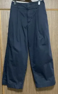 ユニクロ　ハイウエストチノワイドパンツ　ネイビー