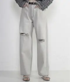 SOFFITTO 前スリット加工デニムパンツ