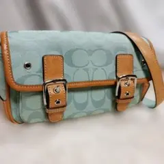 COACH コーチ 斜めがけアクセサリーポーチ シグネチャーライトブルー