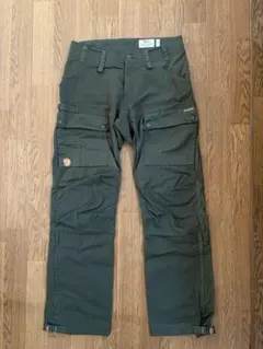 フェールラーベン　カーゴパンツ　多機能ストレッチ　FJALLRAVEN L フェールラーベン カーゴパンツ 多機能ストレッチ FJALLRAVEN L