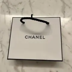 CHANEL ショップ袋 ホワイト 正方形　11.5✖️14✖️5