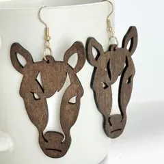 【ウッドパーツの馬】ハンドメイドピアス 干支 フックピアス 午年 競馬 乗馬