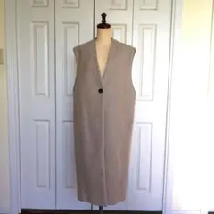 ZARAベージュ ノーカラーロングベスト ジレ