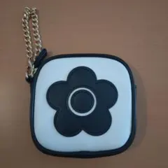 フラワーモチーフ ポーチ ゴールドチェーン付き
