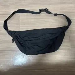 ナイロン製 ブラック ボディバッグ