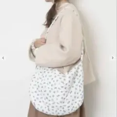 サマンサモスモス 小花柄キルティングショルダーバッグ