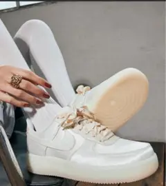 ナイキ エア フォース 1 '07 LV8 ウィメンズシューズ