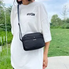 ミニショルダーバッグ　ショルダーポーチ スマホ入れ サコッシュ　ポシェット