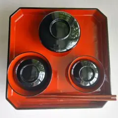 お食い初め用 漆器膳セット 蓋付き椀 箸付きのサムネイル