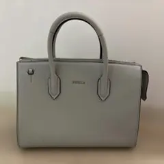 FURLA グレー レザー ハンドバッグ