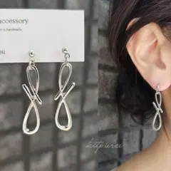 No.52 艶シルバー デザインチャームピアス イヤリング