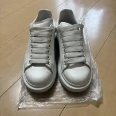 Alexander McQueen スニーカー　白のサムネイル