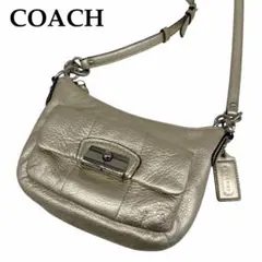 美品 COACH ショルダーバッグ チャーム付 レザーゴールド系