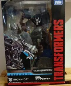 アルティメットアイアンハイド トランスフォーマー メタルカードボット