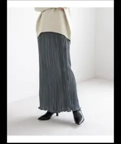 プリーツメロータイトスカート