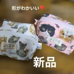 猫柄ポーチ2点セットです。猫好きなお友達にプレゼントしてみてはいかがですか？