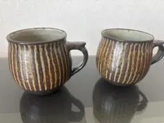 ストライプ模様の陶器マグカップ2個セット