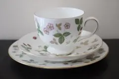 WEDG WOOD　ワイルドストロベリー　トリオ　カップ&ソーサー&プレート