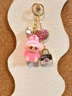 ラブブ　ピンク　チャーム