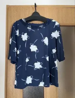 【美品】インゲボルグ！ネイビー 花柄 半袖カットソー レース襟のサムネイル