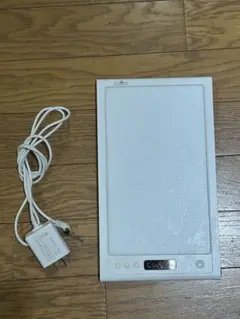 ホワイトタッチセンサーライト A4サイズ　目覚まし用ライト