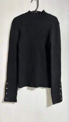 Louere ボタン付きリブハイネックニット ブラック