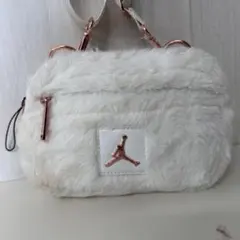 ジョーダン JORDAN ショルダーバッグ ホワイト ファー モコモコ